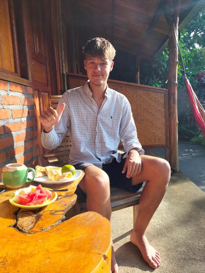 Friendly Homestay Lemukih Сингараджа Экстерьер фото